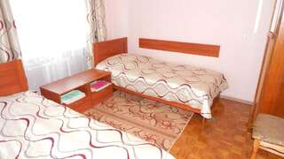 Отель Akademicheskaya Hotel Минск Просторный двухместный номер с 2 отдельными кроватями-18