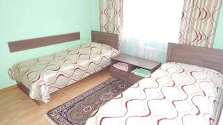 Отель Akademicheskaya Hotel Минск Просторный двухместный номер с 2 отдельными кроватями-4
